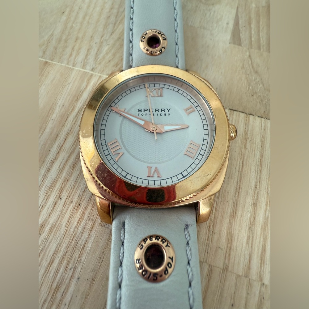 Sperry top-sider ladies rose gold tone and gray leather watch NEW BATTERY